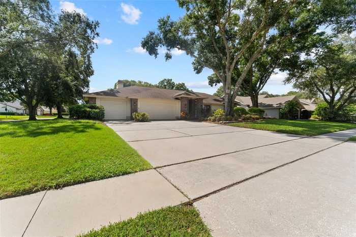 photo 2: 6202 IROQUOIS CT, ODESSA FL 33556