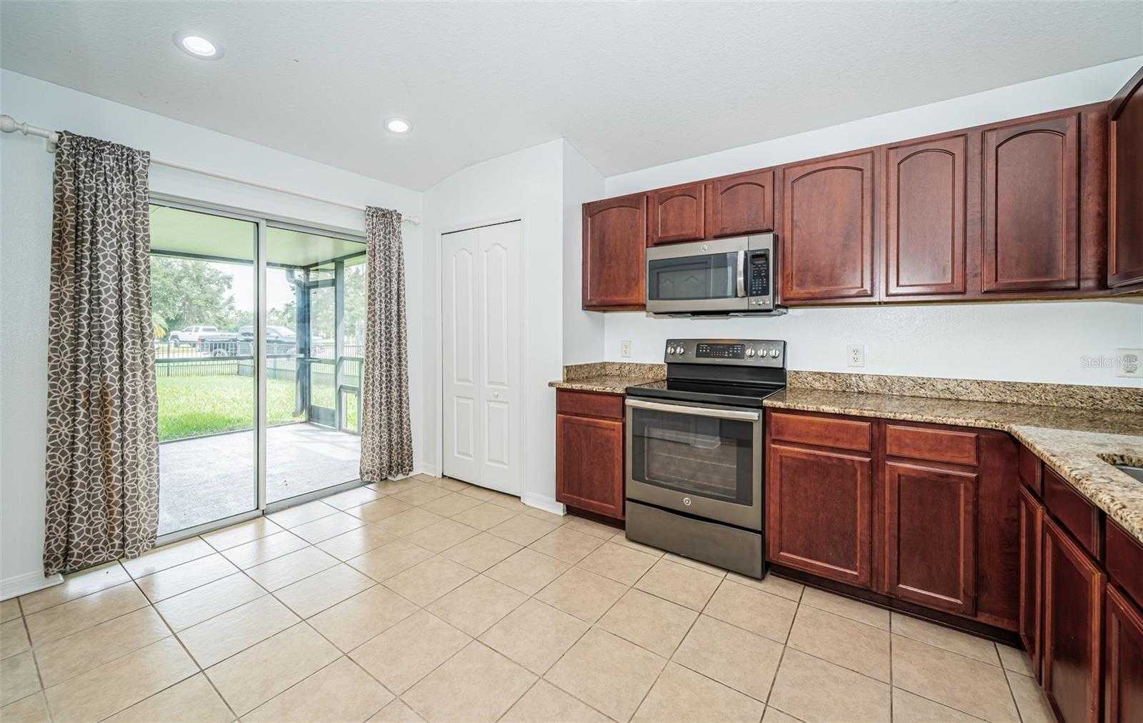 photo 2: 4300 OLD WAVERLY COURT, WESLEY CHAPEL FL 33543