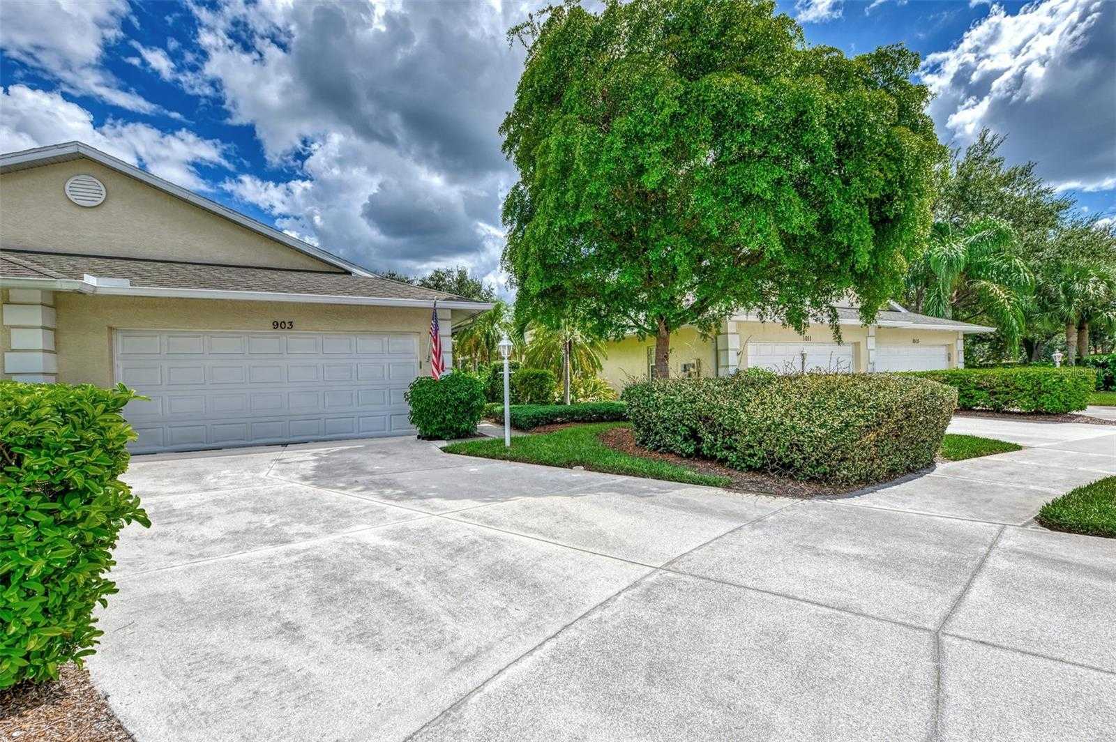 photo 2: 903 AUBURN COVE CIRCLE, VENICE FL 34292