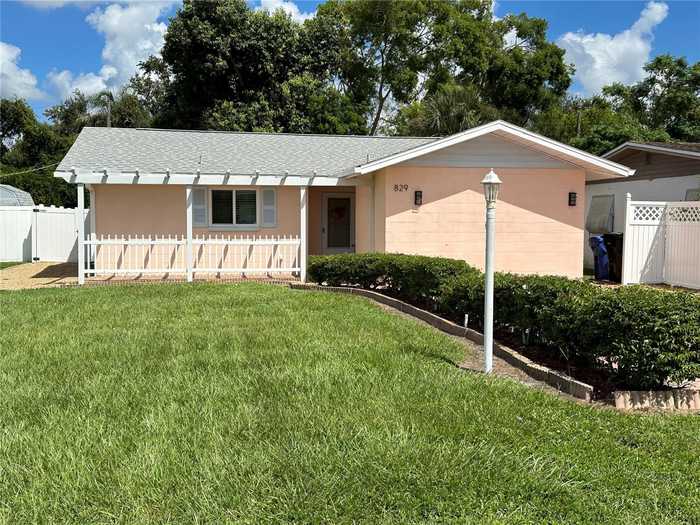 photo 1: 829 PINELAND AVENUE, VENICE FL 34285