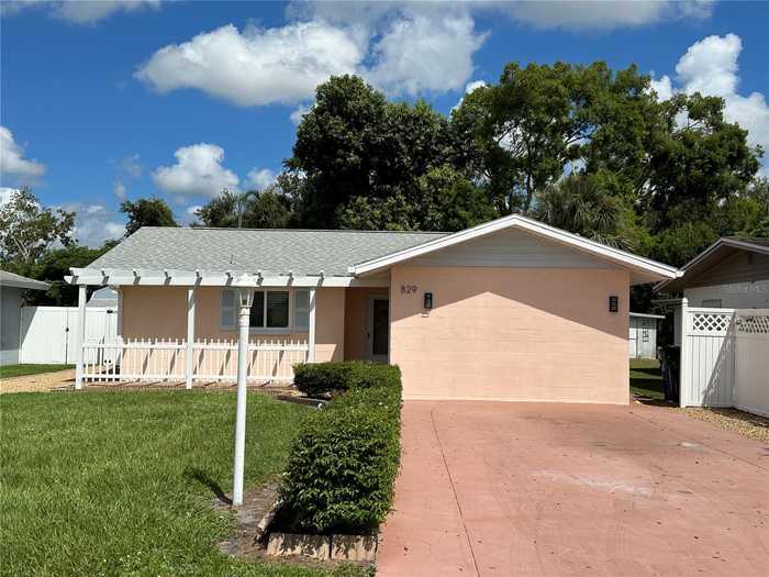 photo 2: 829 PINELAND AVENUE, VENICE FL 34285