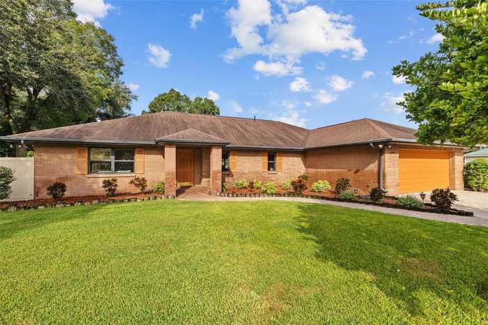 photo 1: 2521 LAURELWOOD LANE, VALRICO FL 33596