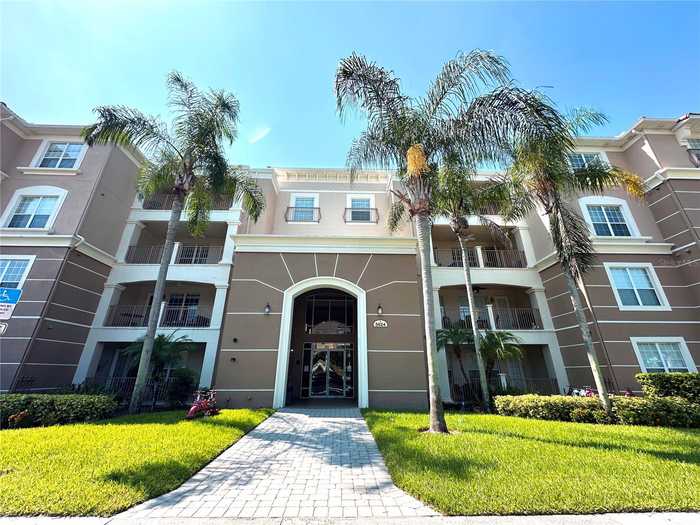 photo 1: 5024 SHOREWAY LOOP Unit 10706, ORLANDO FL 32819