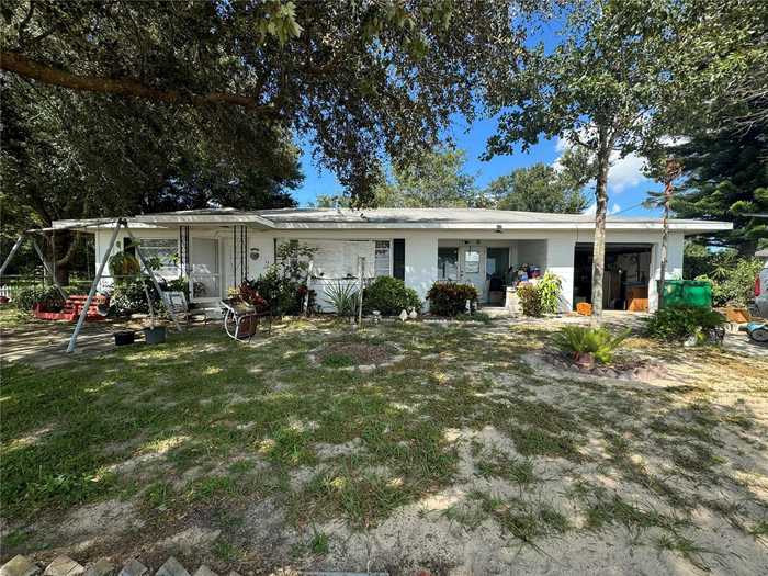 photo 1: 605 FLORIDA AVENUE, DUNDEE FL 33838