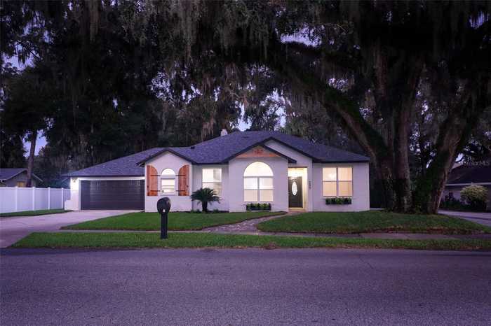 photo 2: 297 N LAKE JESSUP AVENUE, OVIEDO FL 32765