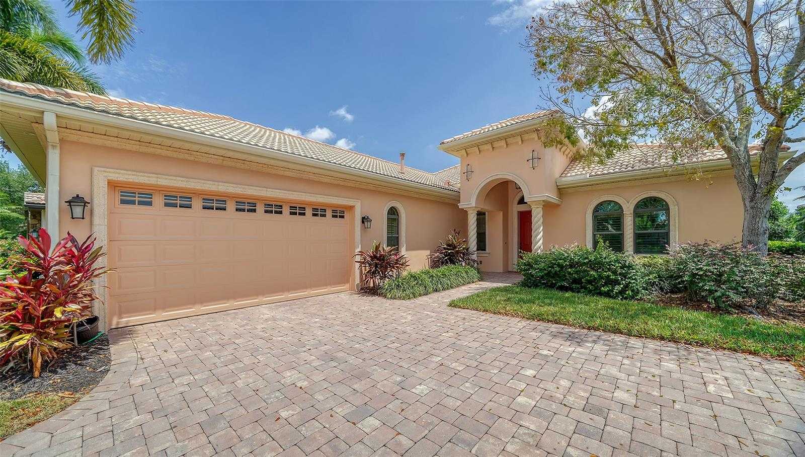 photo 2: 14717 LEOPARD CREEK PLACE, LAKEWOOD RANCH FL 34202