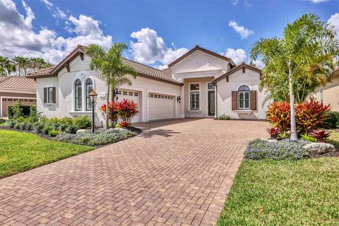 photo 1: 7254 LAKE FOREST GLEN, LAKEWOOD RANCH FL 34202