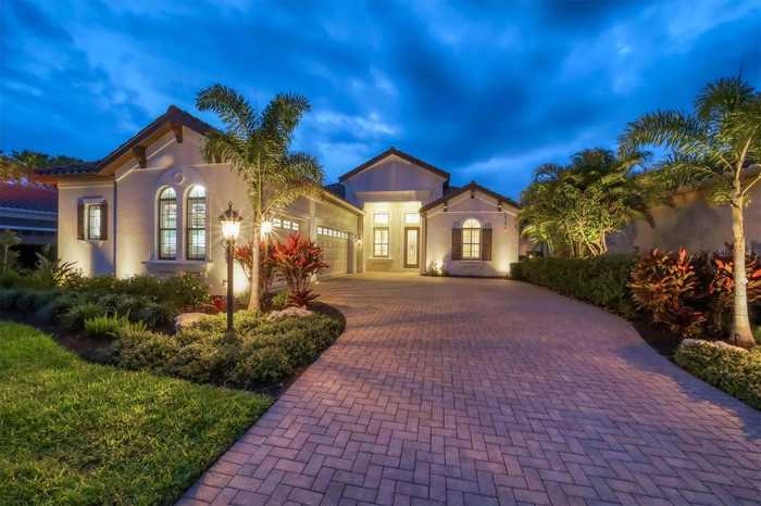 photo 2: 7254 LAKE FOREST GLEN, LAKEWOOD RANCH FL 34202