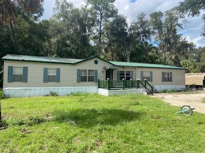 photo 1: 111 KILLIAN DRIVE, HAWTHORNE FL 32640