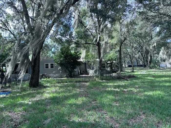 photo 2: 123 KILLIAN DRIVE, HAWTHORNE FL 32640