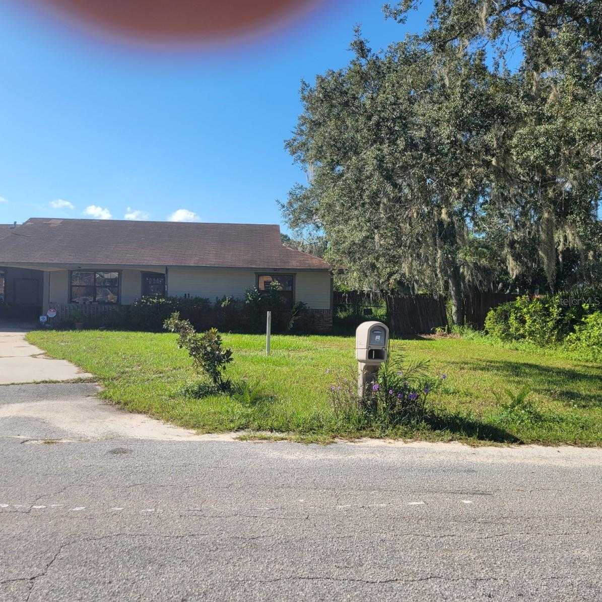 photo 3: 11540 HARBOR ROAD, LEESBURG FL 34788