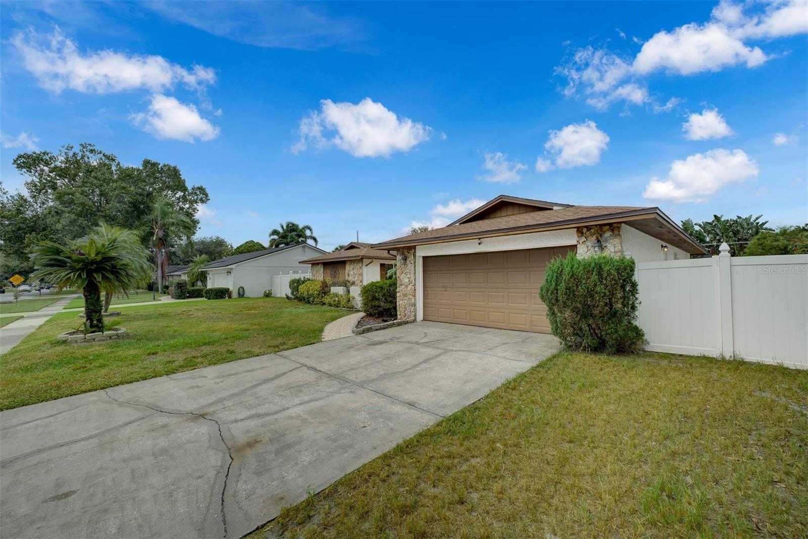 photo 2: 8323 BANYAN BOULEVARD, ORLANDO FL 32819