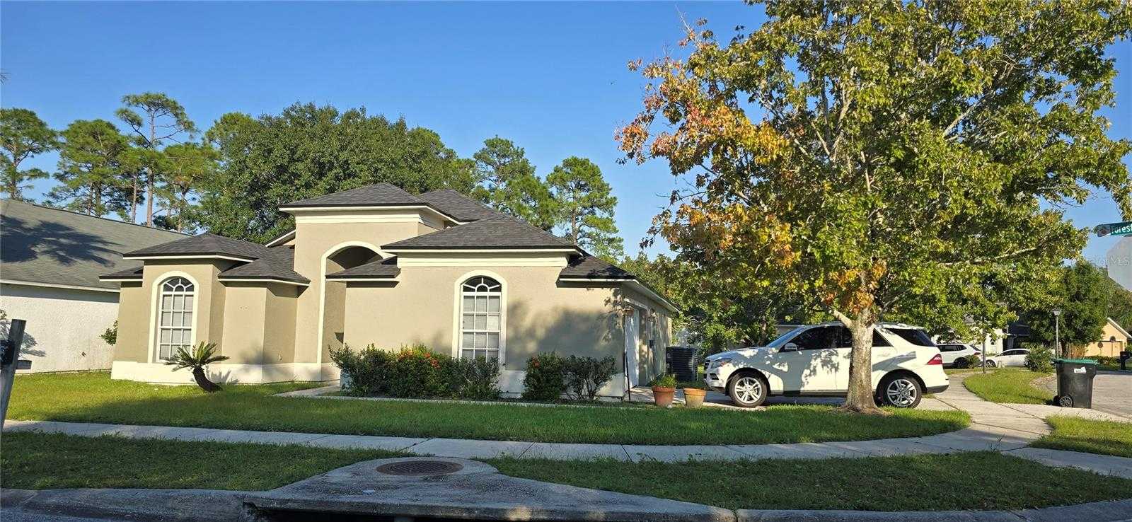 photo 3: 4151 FOREST ISLAND DRIVE, ORLANDO FL 32826