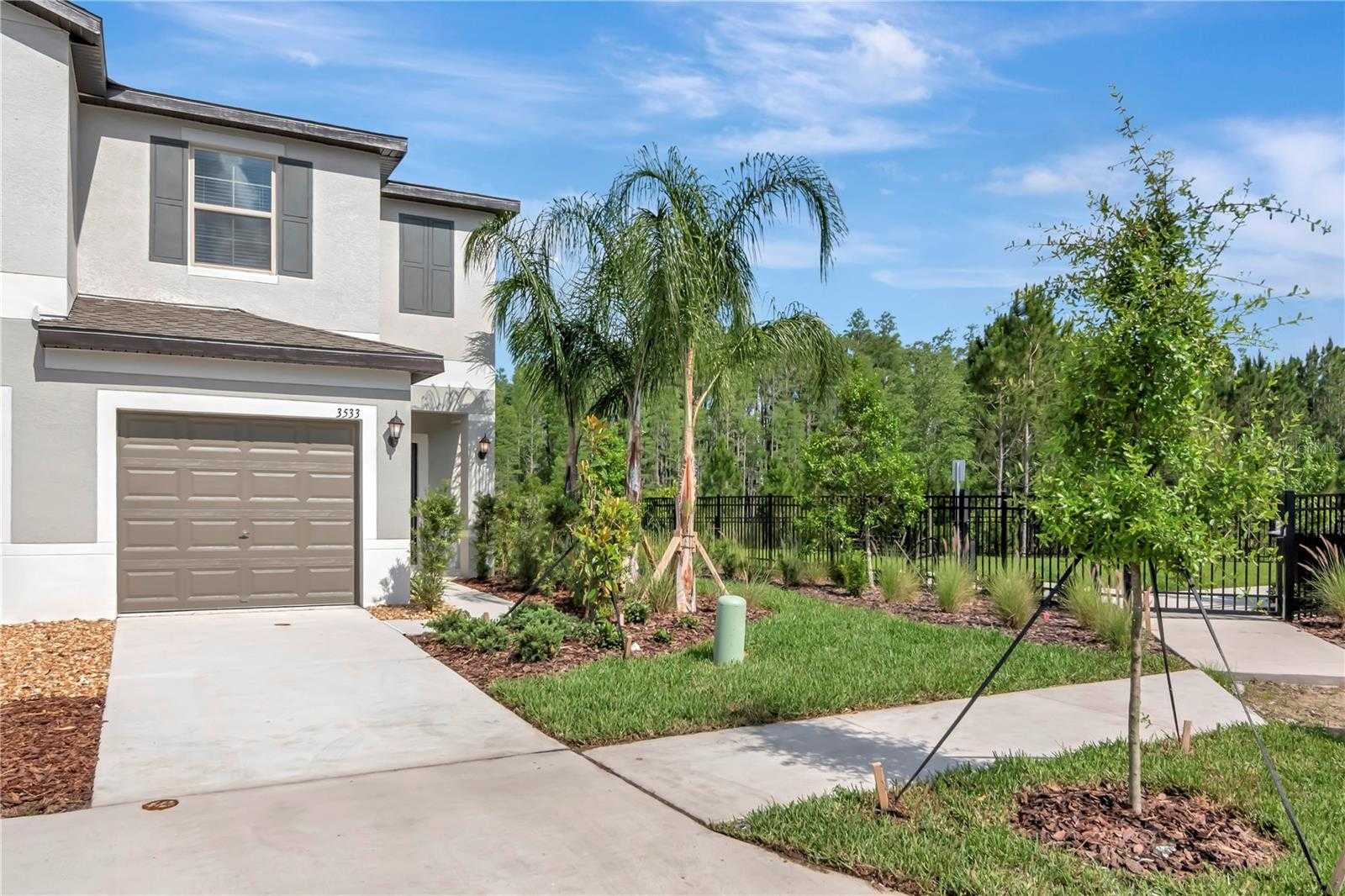 photo 3: 3533 BELLMEADE COURT, WESLEY CHAPEL FL 33543