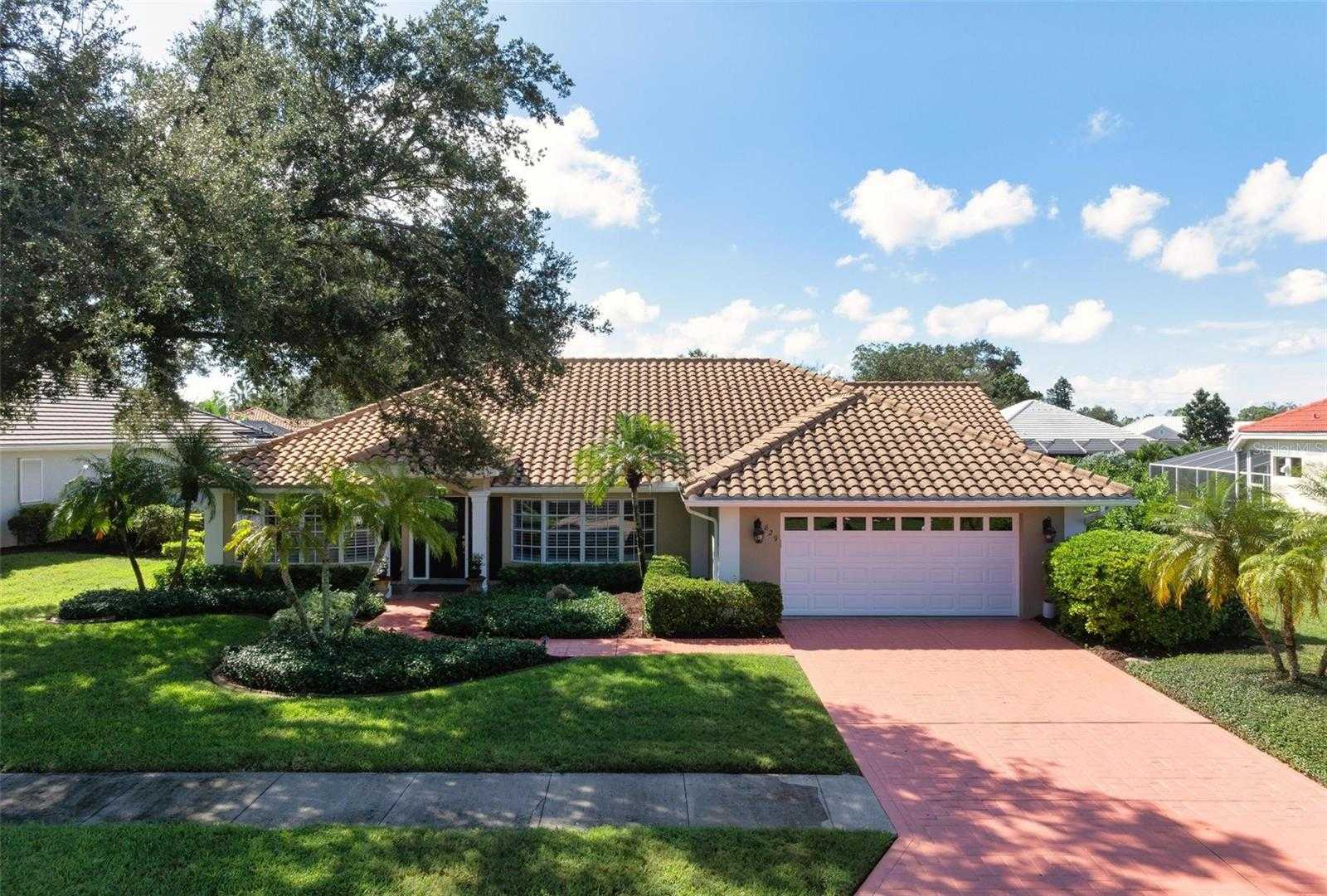 photo 2: 829 CARNOUSTIE DRIVE, VENICE FL 34293