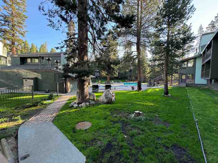 photo 1: 895 Canyon Blvd, Mammoth Lakes CA 93546