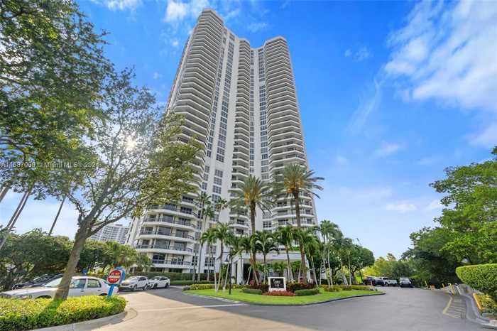 photo 33: 3500 Mystic Pointe Dr Unit 2108, Aventura FL 33180