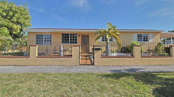 photo 1: 1801 W 2nd Ave, Hialeah FL 33010