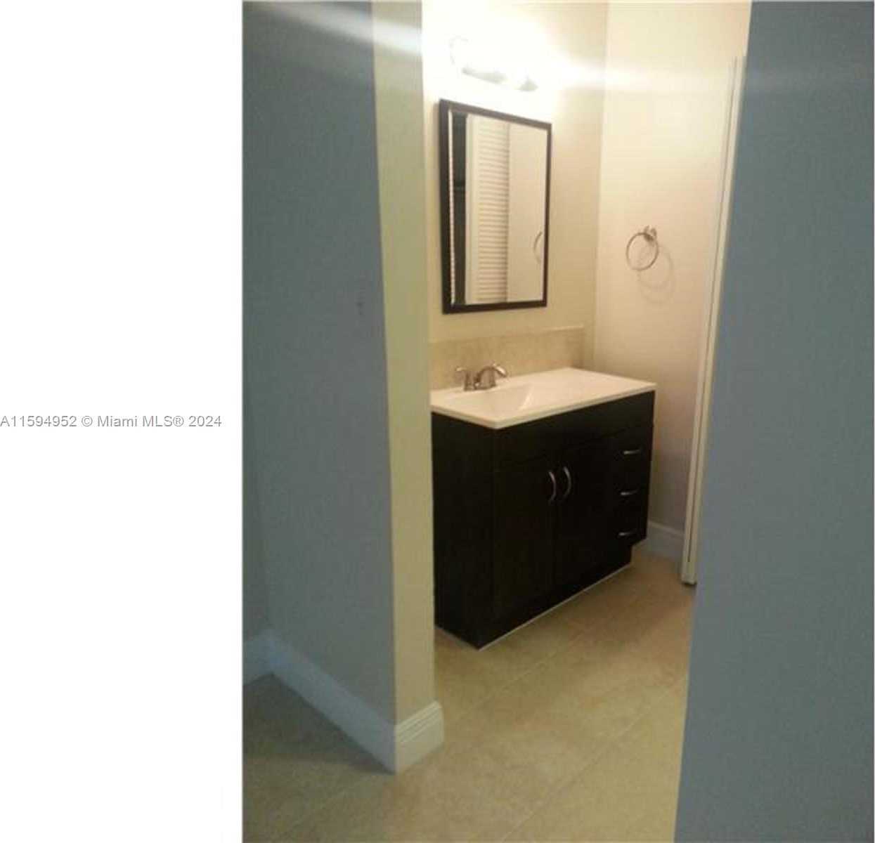 photo 3: 10024 Winding Lake Rd Unit 103, Sunrise FL 33351