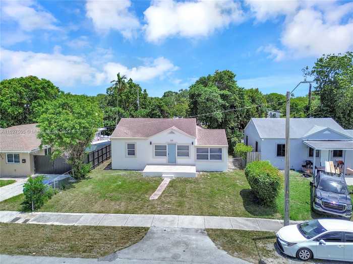 photo 1: 928 NW 65th St, Miami FL 33150