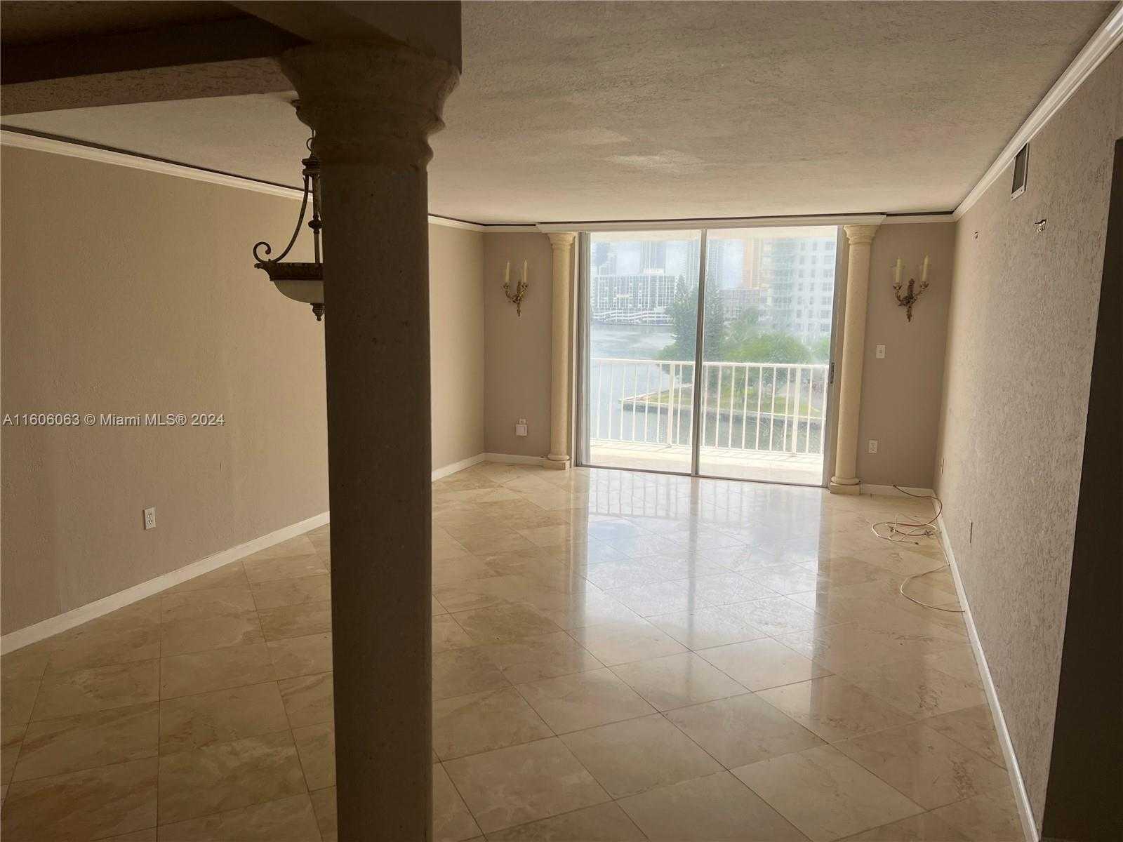 photo 3: 4000 NE 170th St Unit 604, North Miami Beach FL 33160