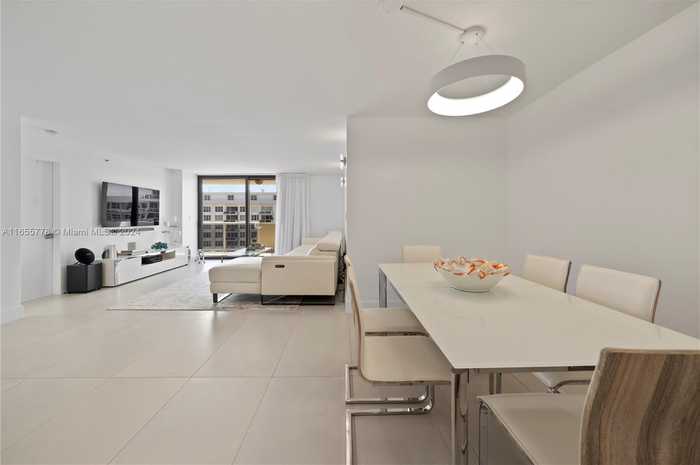 photo 2: 5757 Collins Ave Unit 1603, Miami Beach FL 33140