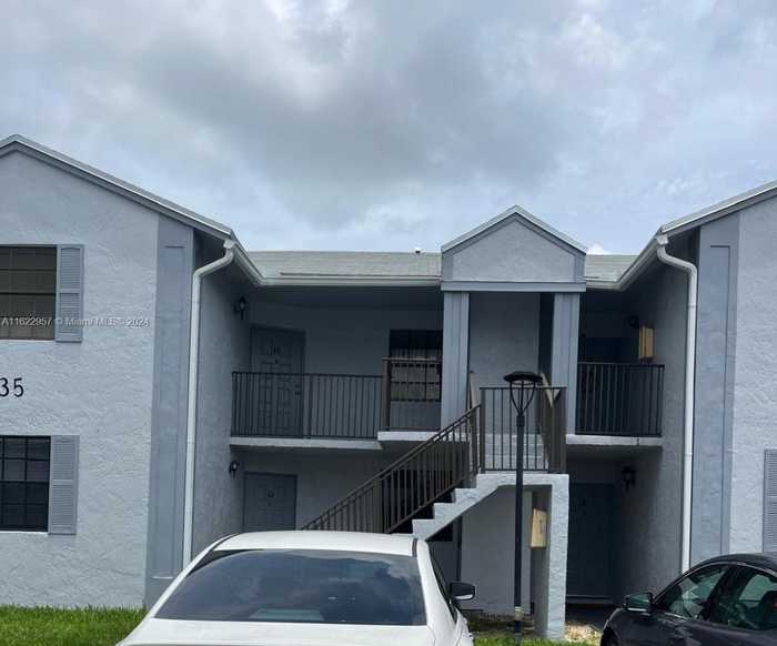 photo 1: 1135 N Franklin Ave Unit 1135E, Homestead FL 33034