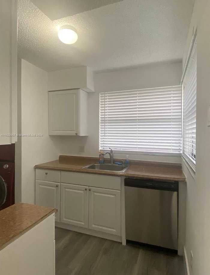 photo 2: 1135 N Franklin Ave Unit 1135E, Homestead FL 33034