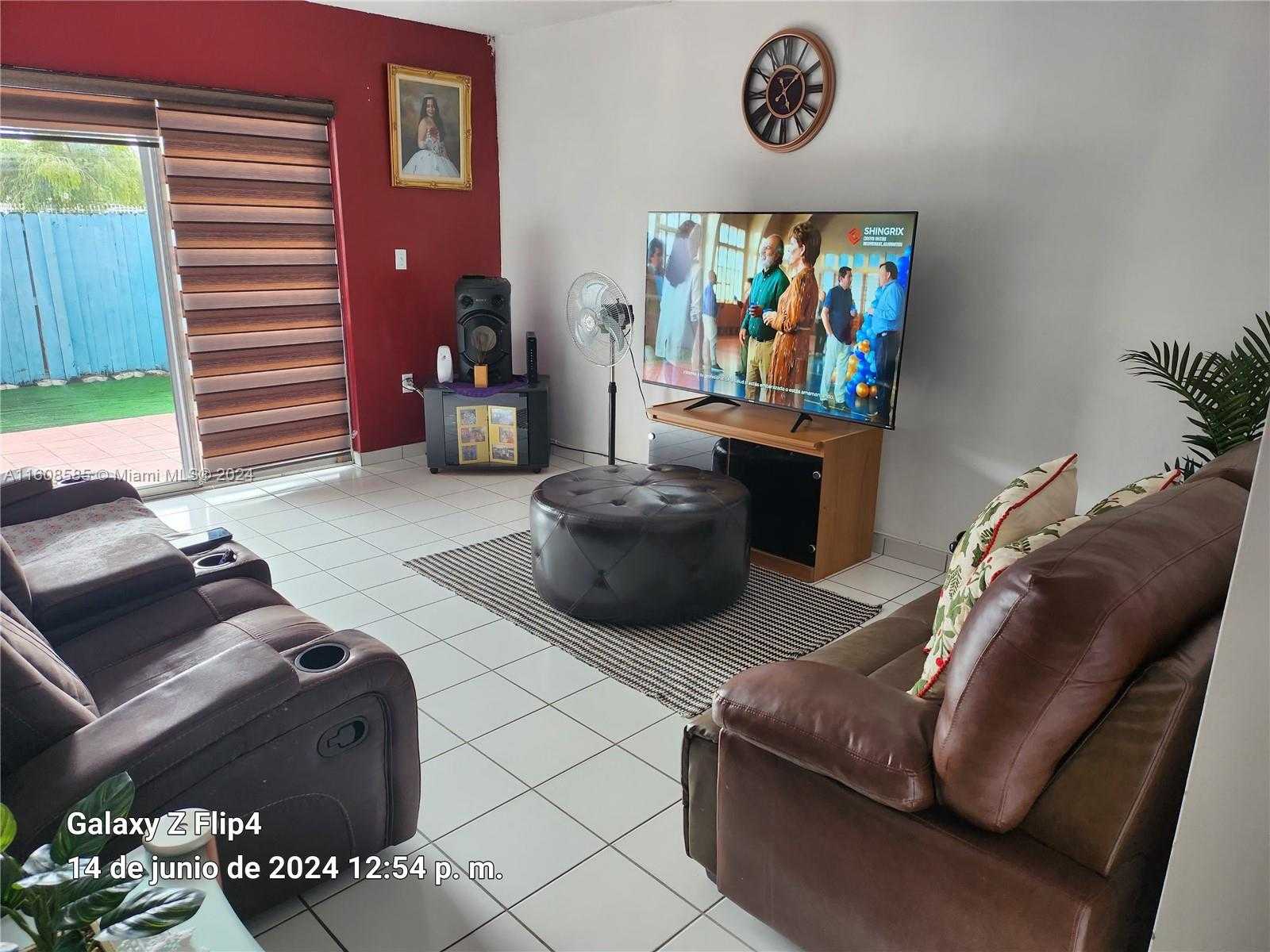 photo 2: 820 SW 105th Ave Unit 607, Miami FL 33174