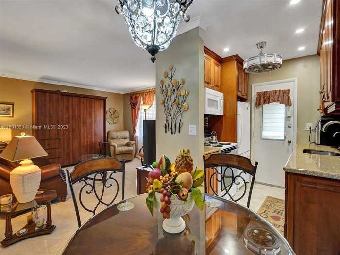 photo 1: 16801 NE 13th Ave Unit 308, Miami FL 33162