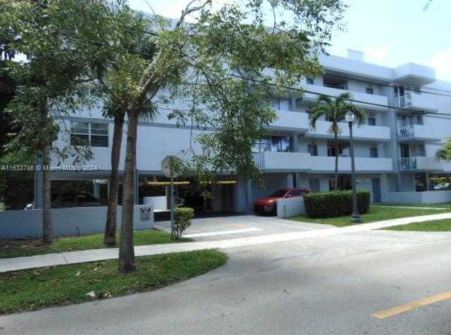 photo 2: 16518 NE 26th Ave Unit 204, North Miami Beach FL 33160