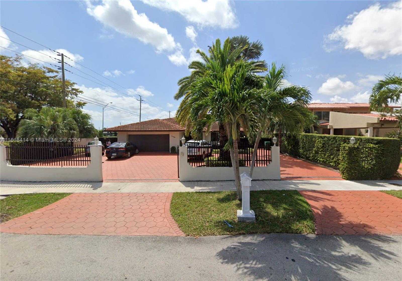 photo 1: 12700 SW 27th St, Miami FL 33175