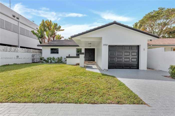 photo 1: 3958 SW 62nd Ave, Miami FL 33155