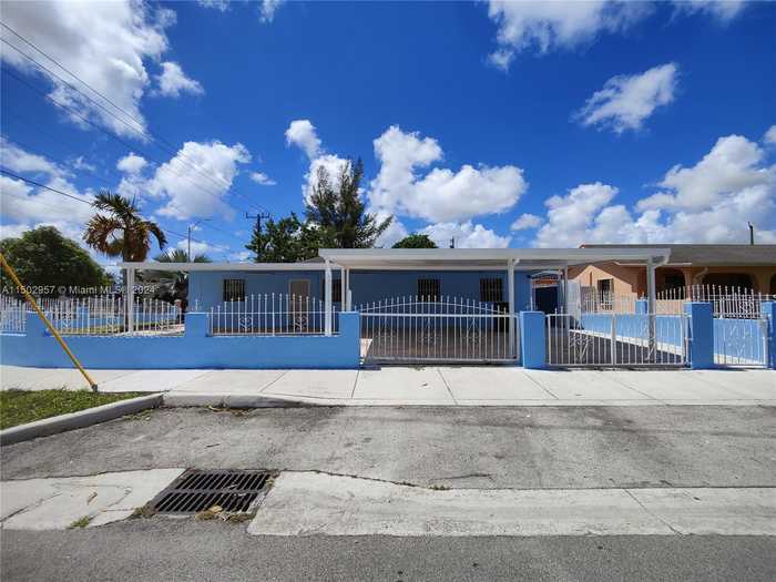 photo 1: 450 E 7th Ave, Hialeah FL 33010