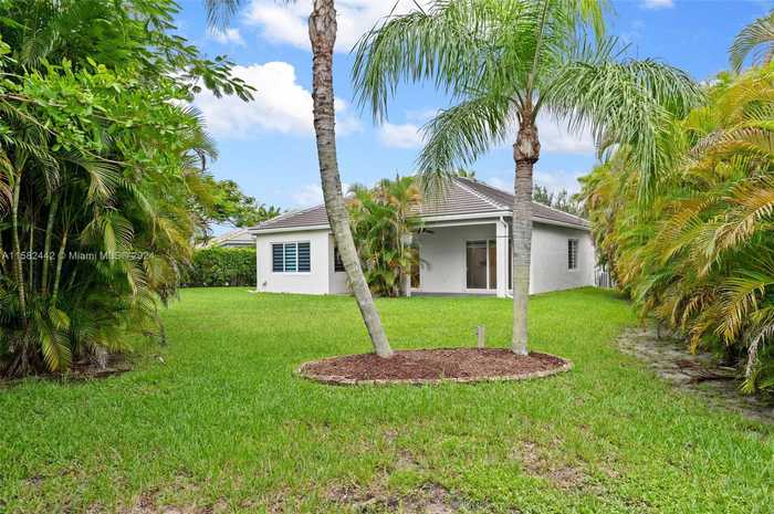 photo 25: 910 Tulip Circle, Weston FL 33327