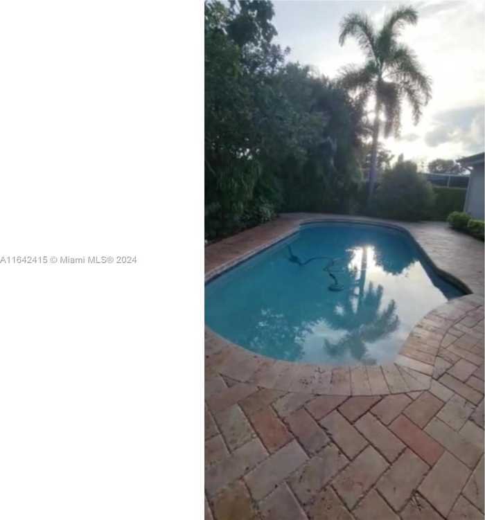 photo 4: 5000 Cleveland St, Hollywood FL 33021