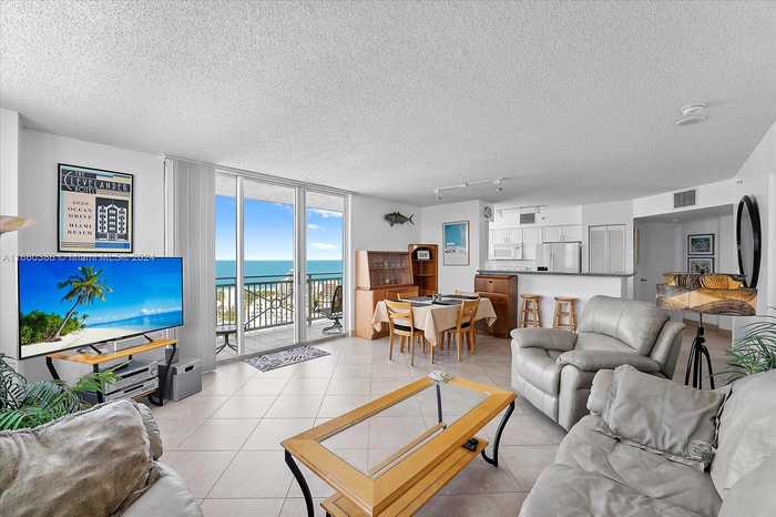 photo 1: 90 Alton Rd Unit 2911, Miami Beach FL 33139