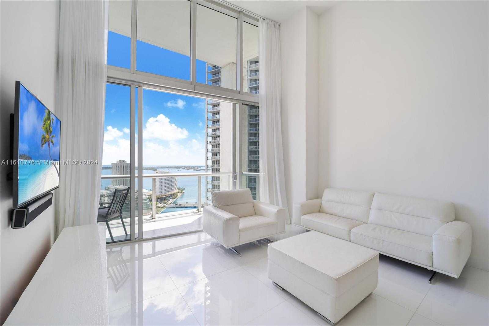 photo 2: 475 Brickell Ave Unit 2807, Miami FL 33131