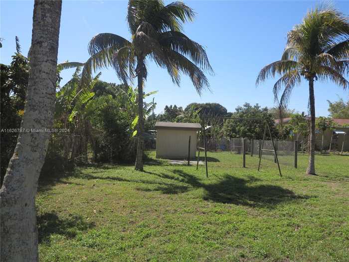 photo 2: 24925 SW 134th Ct, Homestead FL 33032