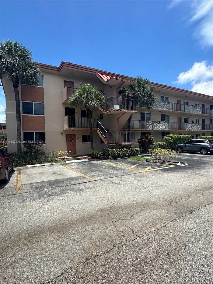 photo 13: 5945 Del Lago Cir Unit 201, Sunrise FL 33313