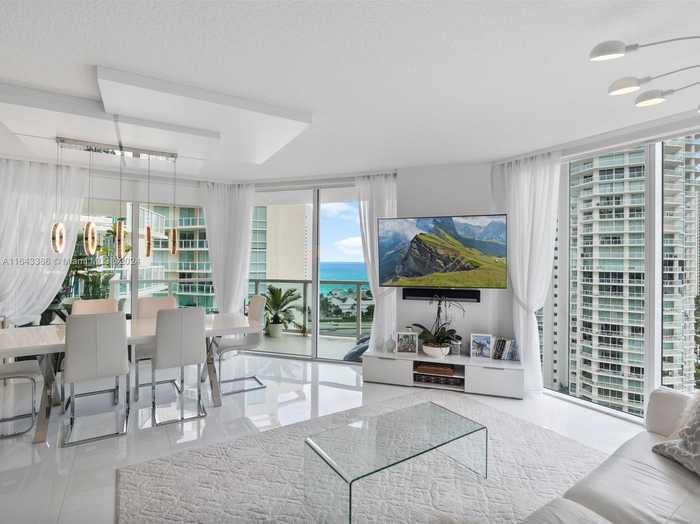 photo 2: 250 Sunny Isles Blvd Unit 3-1605, Sunny Isles Beach FL 33160