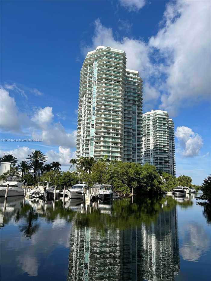 photo 1: 16400 Collins Ave Unit 445, Sunny Isles Beach FL 33160