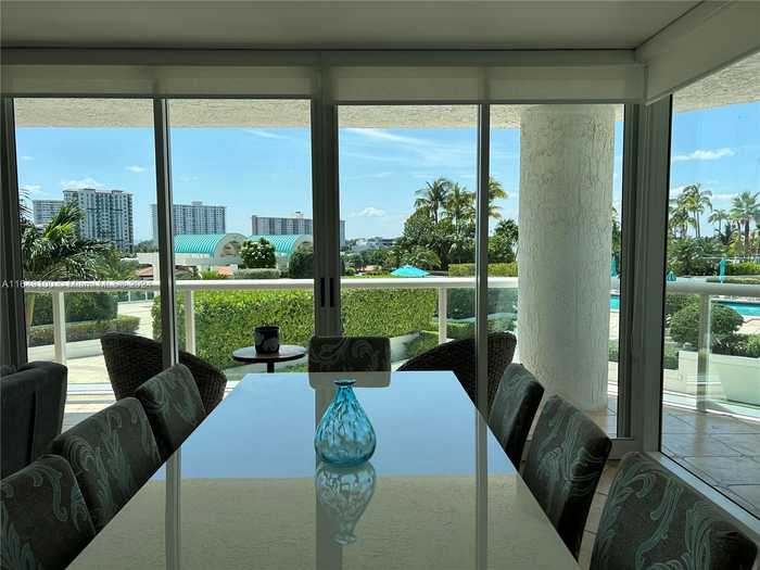 photo 2: 16400 Collins Ave Unit 445, Sunny Isles Beach FL 33160