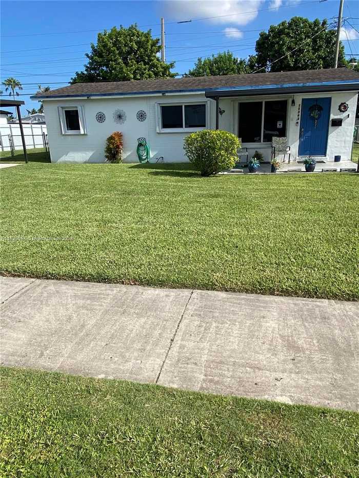 photo 1: 10362 SW 151st Ter, Miami FL 33176