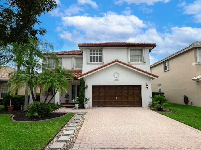 photo 2: 16511 SW 1st St, Pembroke Pines FL 33027