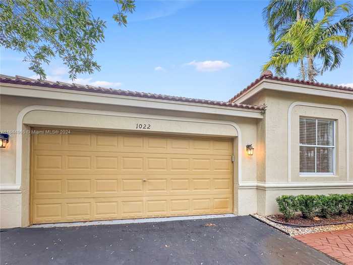 photo 2: 1022 Bluewood Ter, Weston FL 33327