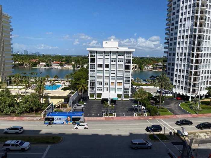 photo 2: 5601 Collins Ave Unit 823, Miami Beach FL 33140