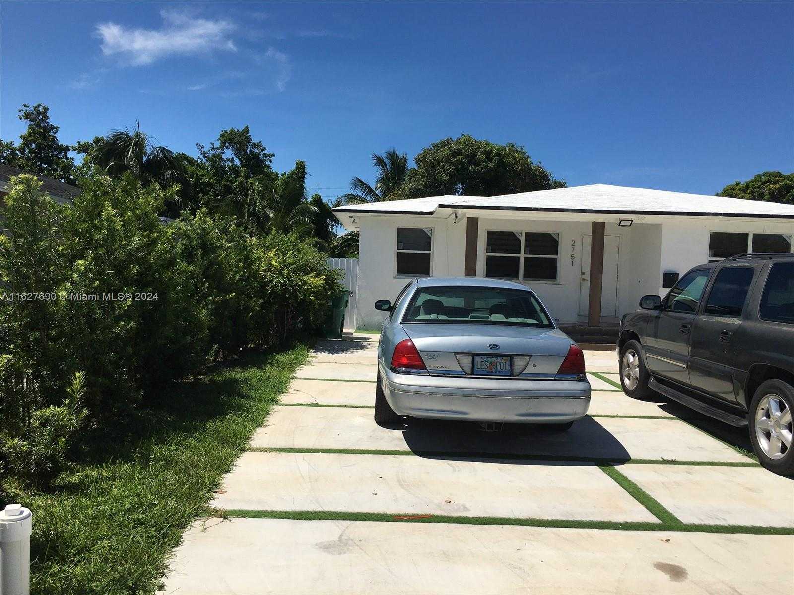 photo 2: 2151 NW 59th St, Miami FL 33142