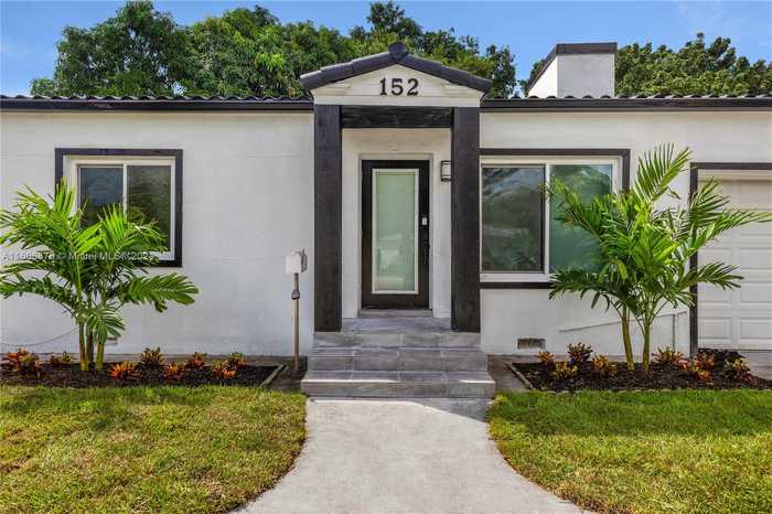 photo 1: 152 NW 103rd St, Miami Shores FL 33150