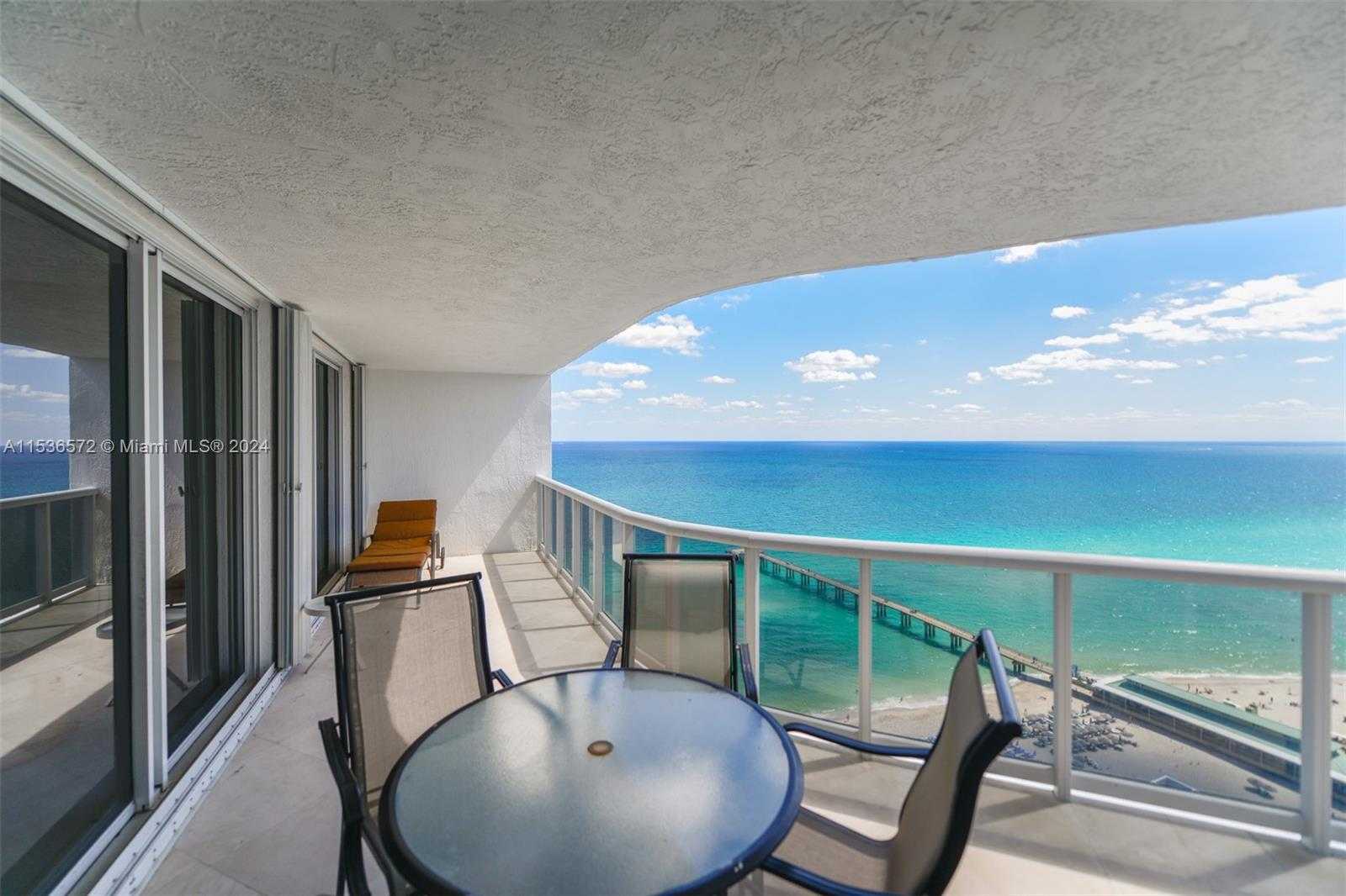 photo 3: 16711 Collins Ave Unit 2603, Sunny Isles Beach FL 33160